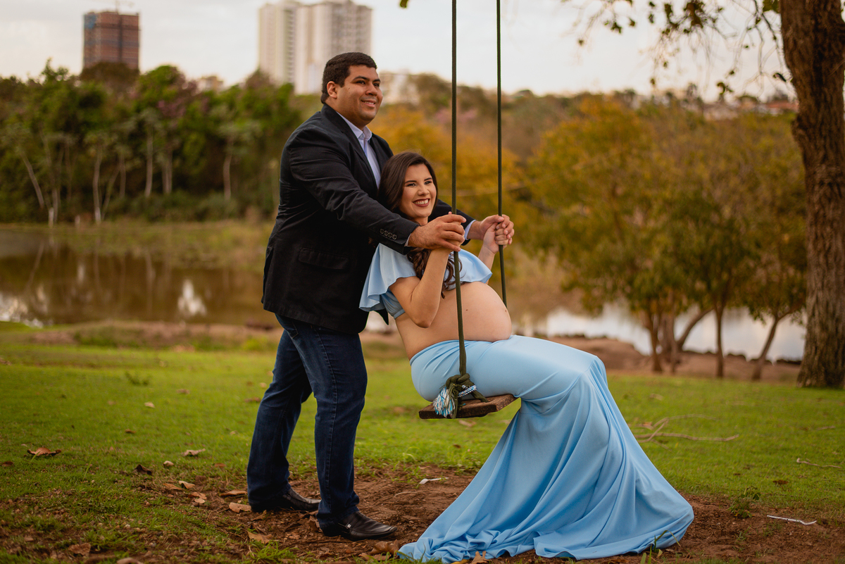 Ensaio de gestante, da Alessandra Lins, esposa do psicologo Alisson Lins, trabalho de fotografia realizado no Espaço Bem Viver na cidade de Rondonopoilis, Mato Grosso, pelo fotografo Sergio Simões Fotografia.