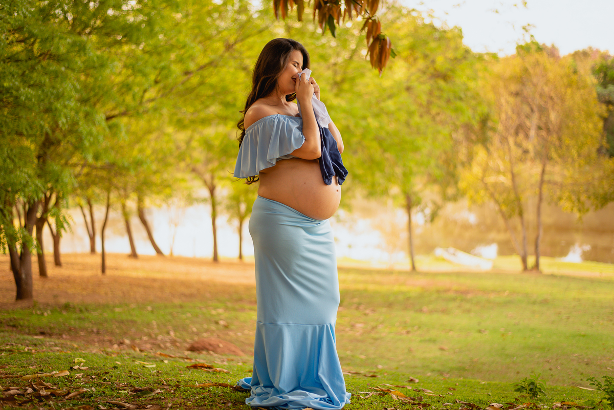 Ensaio de gestante, da Alessandra Lins, esposa do psicologo Alisson Lins, trabalho de fotografia realizado no Espaço Bem Viver na cidade de Rondonopoilis, Mato Grosso, pelo fotografo Sergio Simões Fotografia.