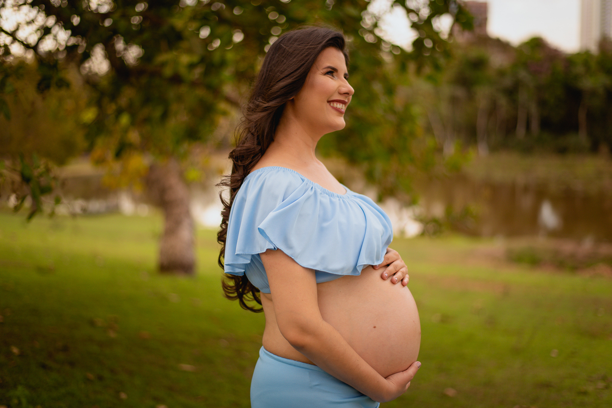 Ensaio de gestante, da Alessandra Lins, esposa do psicologo Alisson Lins, trabalho de fotografia realizado no Espaço Bem Viver na cidade de Rondonopoilis, Mato Grosso, pelo fotografo Sergio Simões Fotografia.