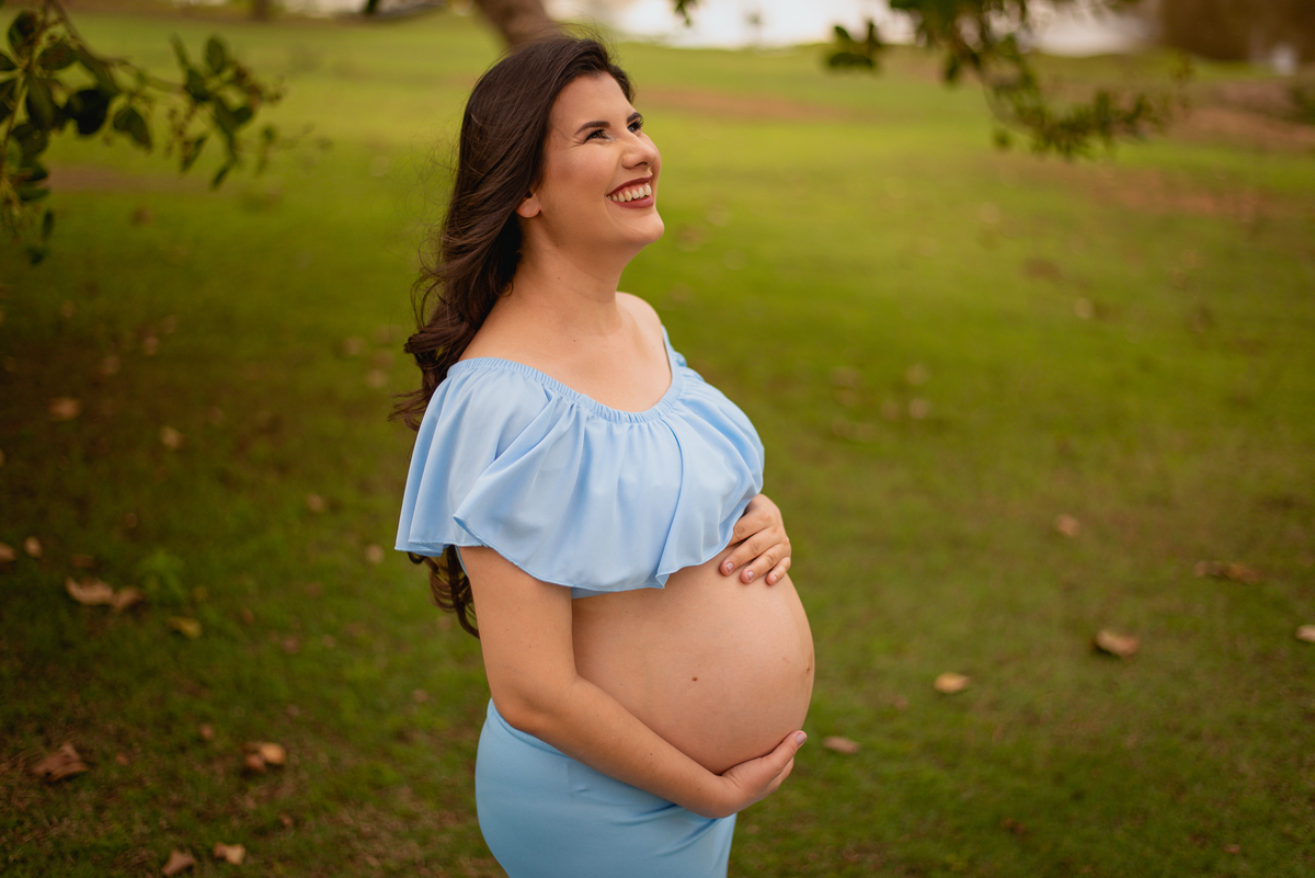 Ensaio de gestante, da Alessandra Lins, esposa do psicologo Alisson Lins, trabalho de fotografia realizado no Espaço Bem Viver na cidade de Rondonopoilis, Mato Grosso, pelo fotografo Sergio Simões Fotografia.Sergio Simões