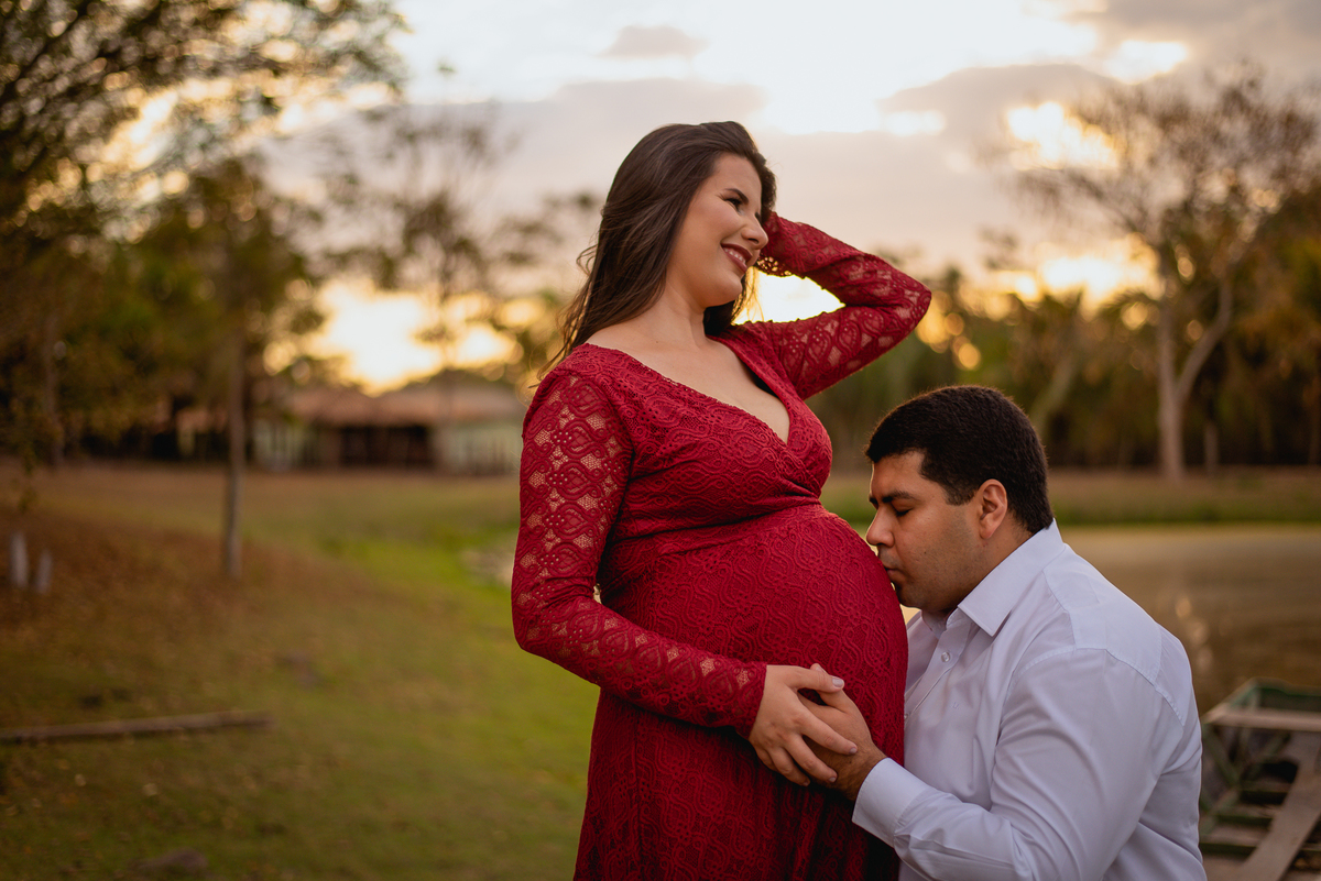Ensaio de gestante, da Alessandra Lins, esposa do psicologo Alisson Lins, trabalho de fotografia realizado no Espaço Bem Viver na cidade de Rondonopoilis, Mato Grosso, pelo fotografo Sergio Simões Fotografia.