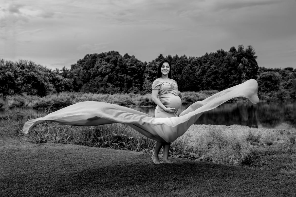 Vestido para fotos de gestante voando da lindamaedress, fotografia de Sergio Simões de Rondonopolis