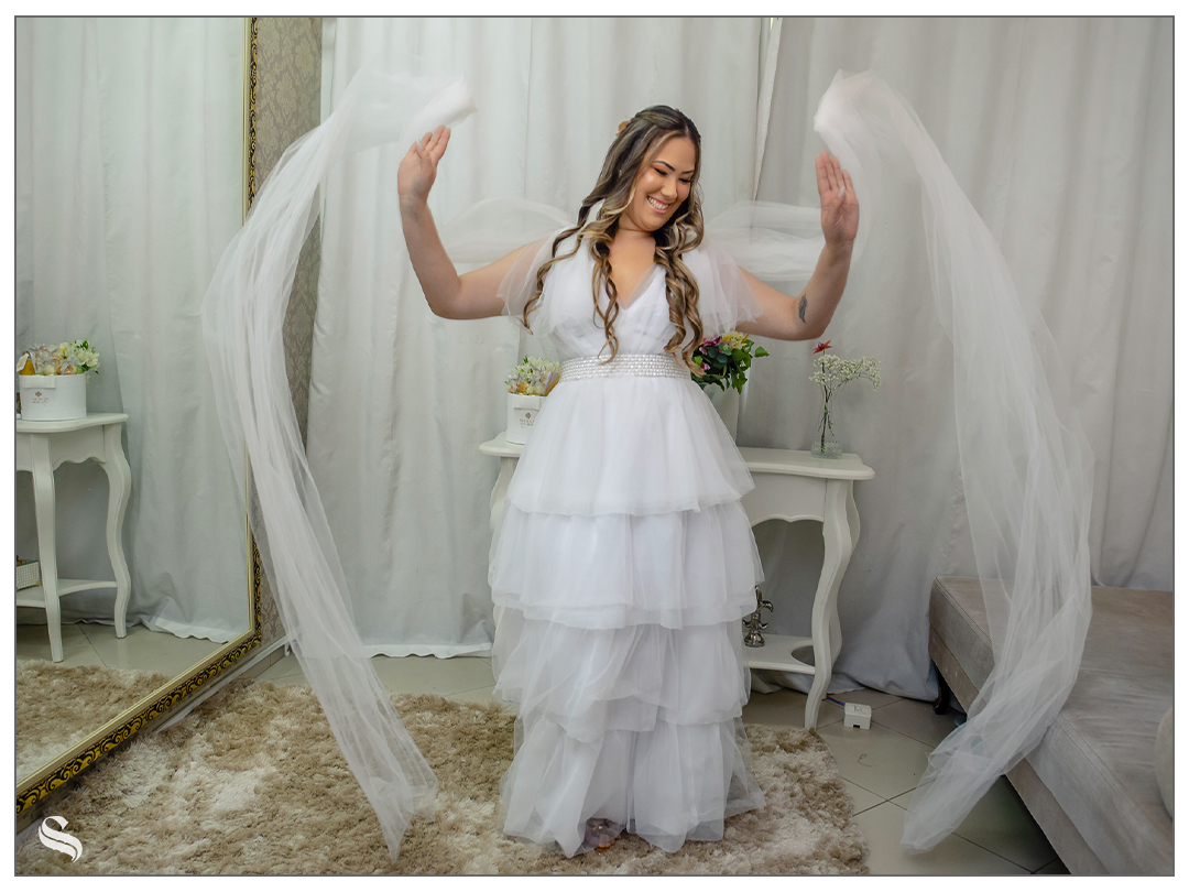 fotografia de making of da noiva Ingrid no salão de beleza Harmonize da amiga Cris Almeida em Rondonópolis-MT, fotografo Sergio Simões.