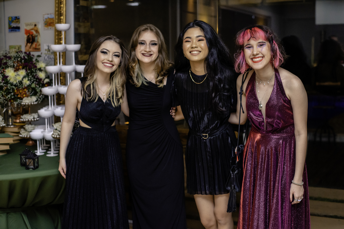 Fotografia 15 anos, Fotografo Sergio Simões de Rondonópolis-MT, Maquiagem de debuntante, festa de debutante, fotos de 15 anos, vestido para 15 anos, aniversário de 15 anos, Valsa de 15 anos