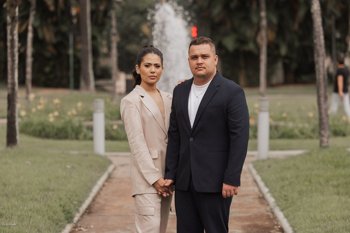 belo horizonte, casal, ensaio, ensaio de casal, fotógrafo victor ataide, palácio da liberdade, pedro leopoldo, praça da liberdade, victor ataide, ensaio na praça da liberdade, ensaio de casal no palácio da liberdade