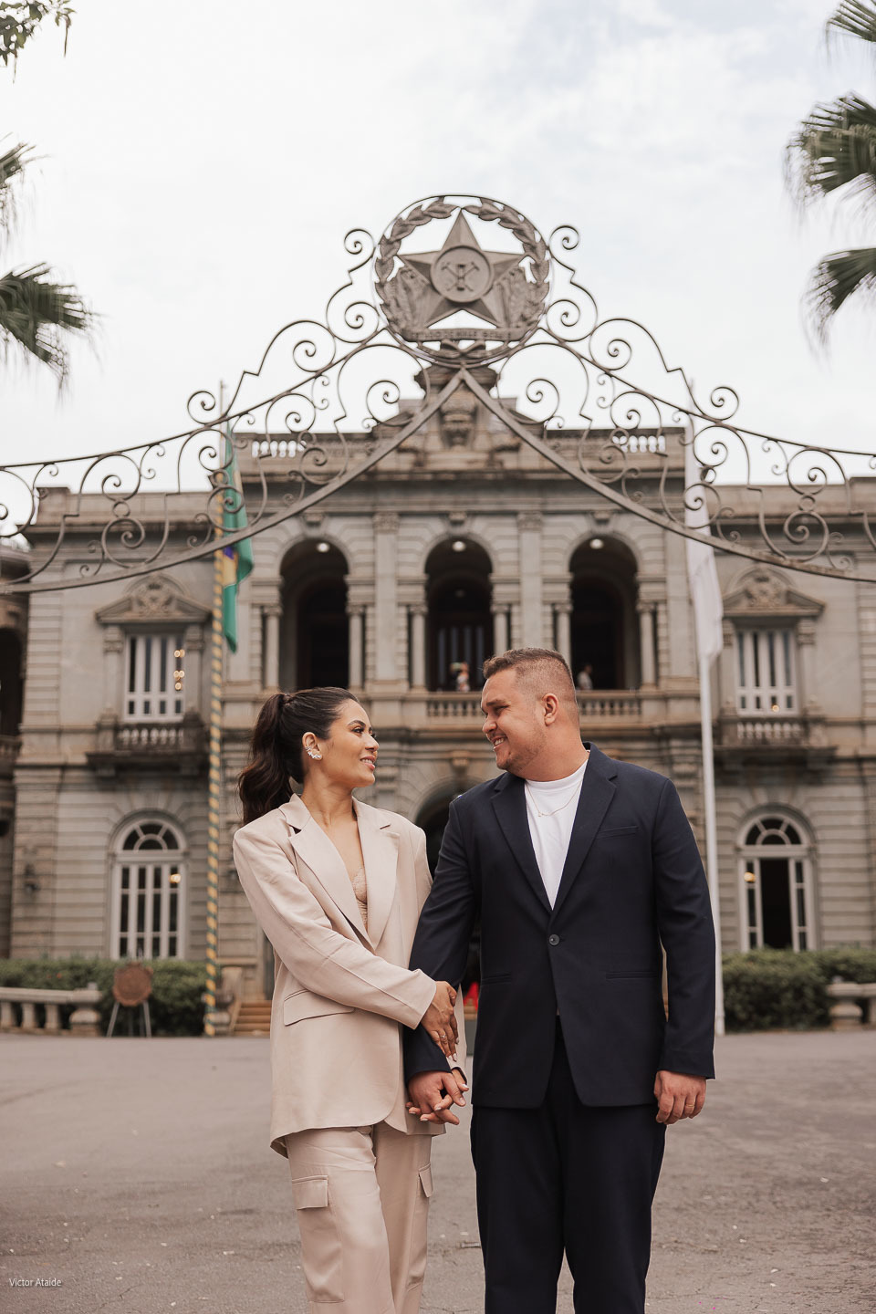 belo horizonte, casal, ensaio, ensaio de casal, fotógrafo victor ataide, palácio da liberdade, pedro leopoldo, praça da liberdade, victor ataide, ensaio na praça da liberdade, ensaio de casal no palácio da liberdade