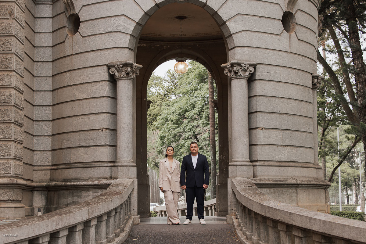 belo horizonte, casal, ensaio, ensaio de casal, fotógrafo victor ataide, palácio da liberdade, pedro leopoldo, praça da liberdade, victor ataide, ensaio na praça da liberdade, ensaio de casal no palácio da liberdade
