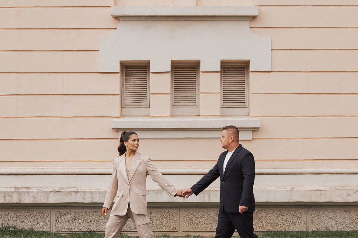 belo horizonte, casal, ensaio, ensaio de casal, fotógrafo victor ataide, palácio da liberdade, pedro leopoldo, praça da liberdade, victor ataide, ensaio na praça da liberdade, ensaio de casal no palácio da liberdade