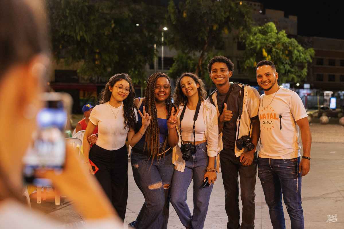 belo horizonte, café solidário, fotógrafo victor ataide, natal de rua, pedro leopoldo, projeto resgatai, viaduto santa tereza, victor ataide, projeto pela cruz, amar ao próximo