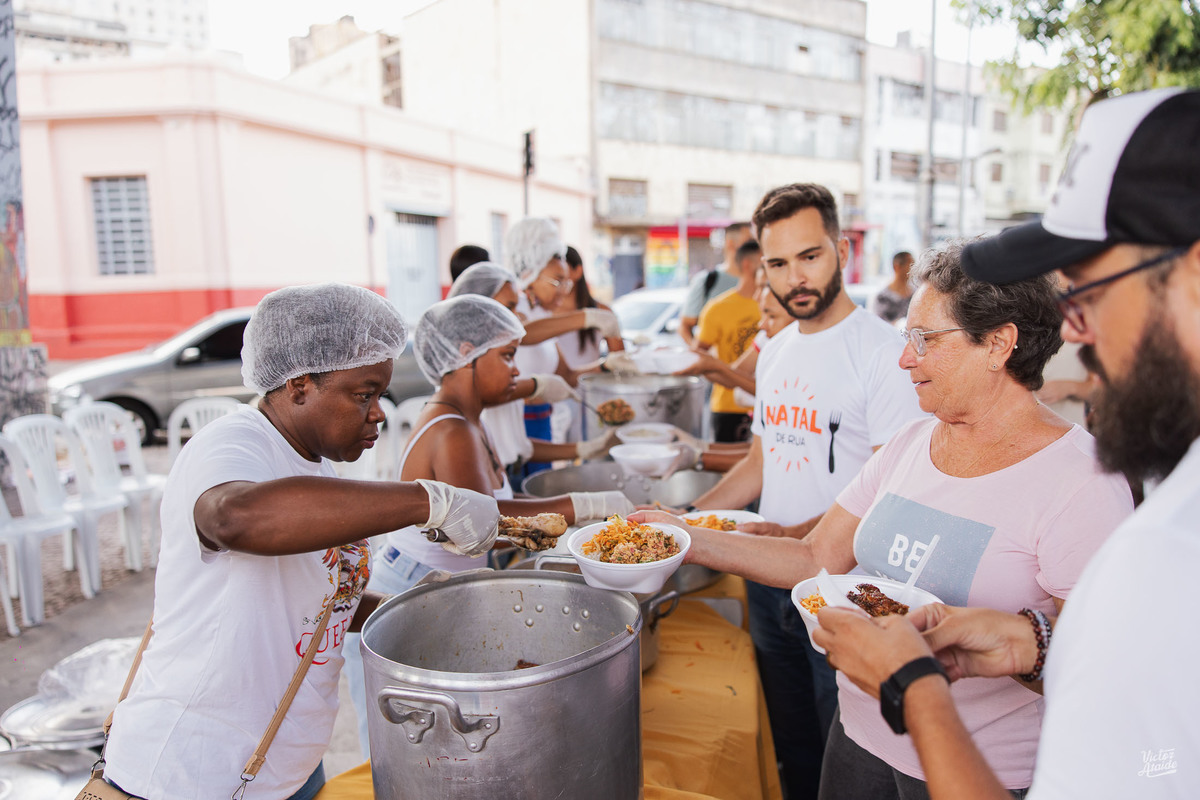 belo horizonte, café solidário, fotógrafo victor ataide, natal de rua, pedro leopoldo, projeto resgatai, viaduto santa tereza, victor ataide, projeto pela cruz, amar ao próximo