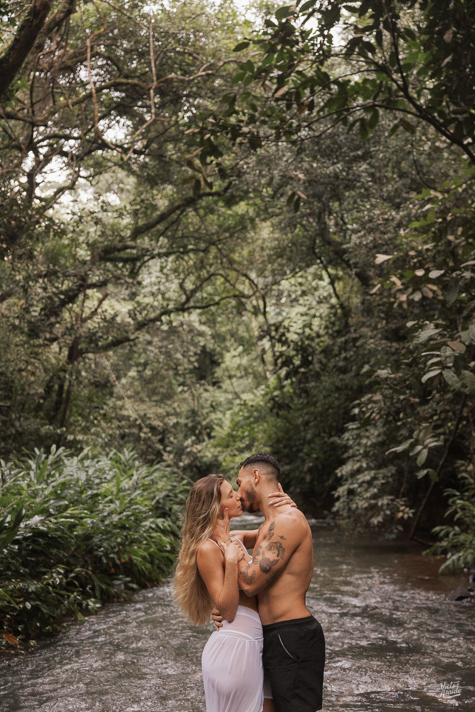belo horizonte, cachoeira, casal tumblr, ensaio de casal, ensaio de casal na cachoeira, fotógrafo victor ataide, fotos de casal, pedro leopoldo, uberlandia, victor ataide