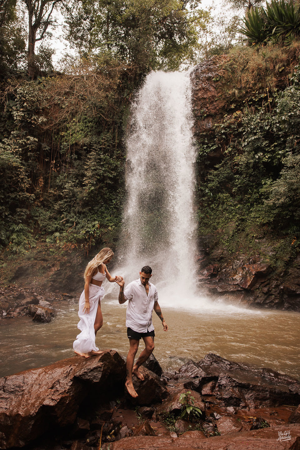 fotógrafo bh, belo horizonte, cachoeira, casal tumblr, ensaio de casal, ensaio de casal na cachoeira, fotógrafo victor ataide, fotos de casal, pedro leopoldo, uberlandia, victor ataide