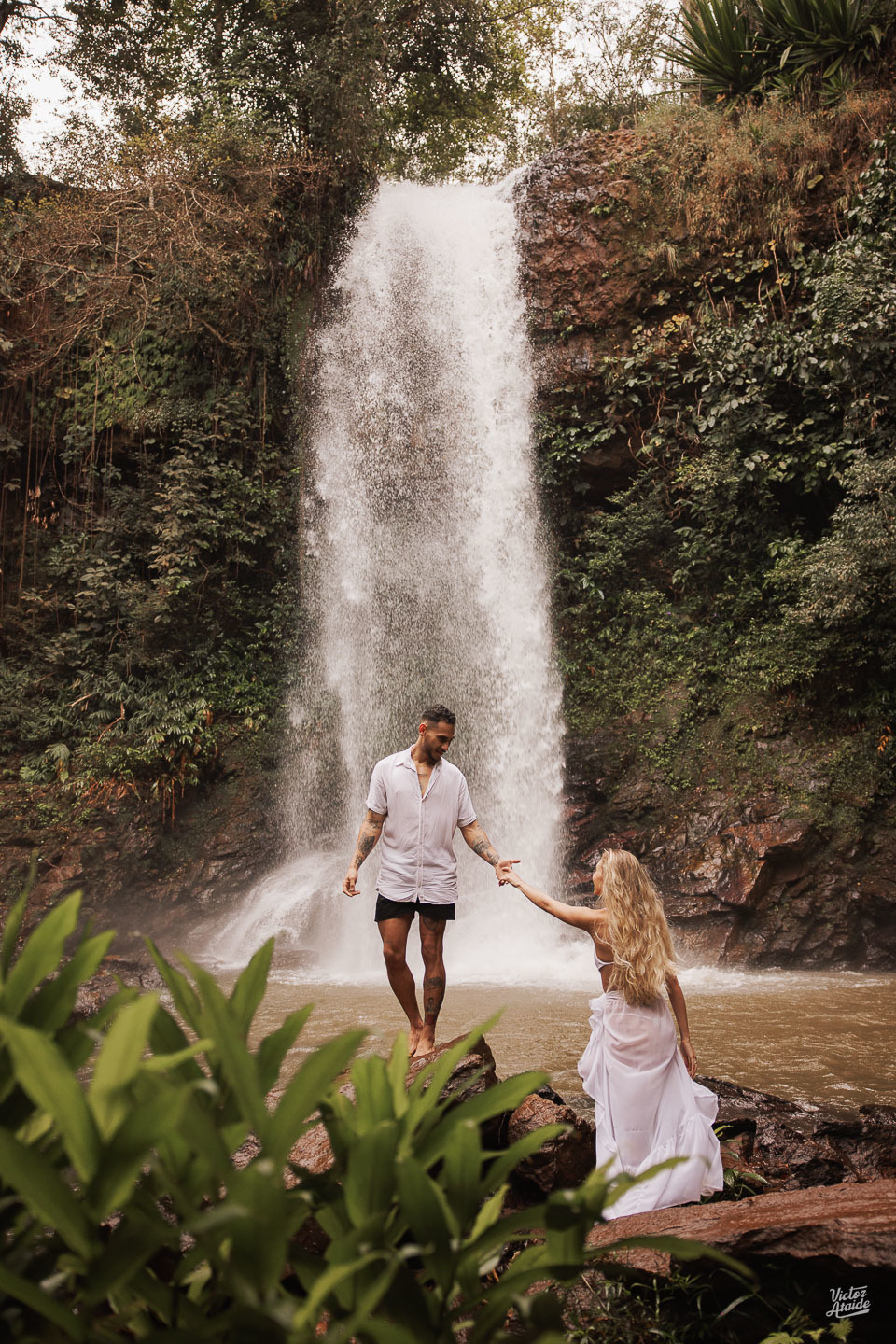 fotógrafo bh, belo horizonte, cachoeira, casal tumblr, ensaio de casal, ensaio de casal na cachoeira, fotógrafo victor ataide, fotos de casal, pedro leopoldo, uberlandia, victor ataide