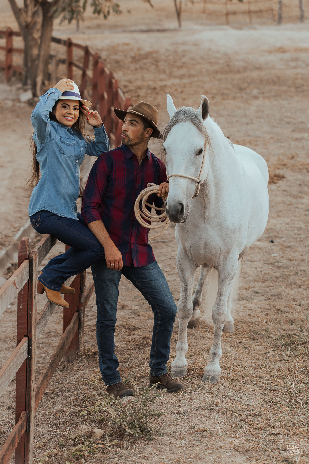 fotografo bh, fotógrafo de casamento bh, belo horizonte, casar, cavalo, chapéu, ensaio com cavalo, ensaio pré, ensaio pré-casamento, ensaio rústico, fotografia, fotógrafo, fotógrafo de casamento, haras, pedro leopoldo, victor ataide