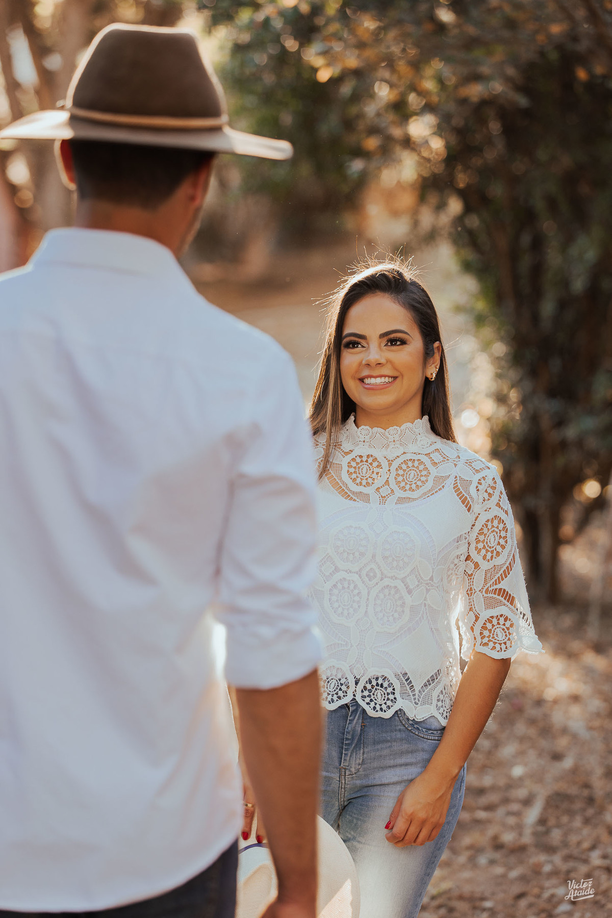 fotografo bh, fotógrafo de casamento bh, belo horizonte, casar, cavalo, chapéu, ensaio com cavalo, ensaio pré, ensaio pré-casamento, ensaio rústico, fotografia, fotógrafo, fotógrafo de casamento, haras, pedro leopoldo, victor ataide