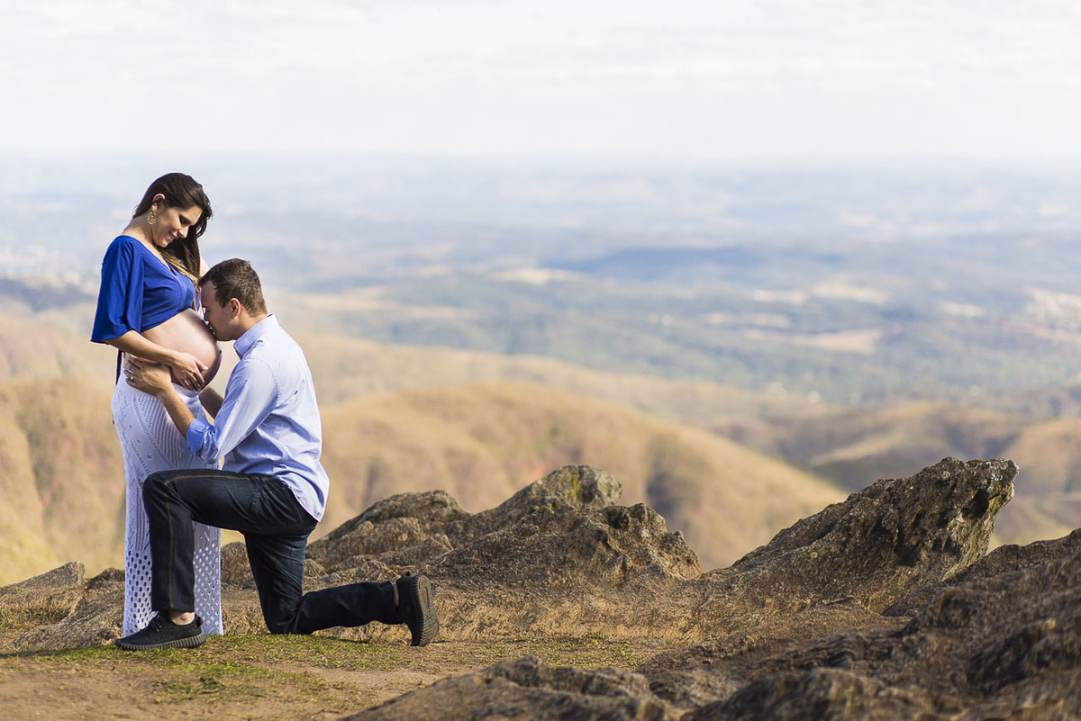Ensaio Gestante, victor ataide, fotografia, fotógrafo de gestante, gradivez, victorataide, belo horizonte, nova lima, minas gerais, condomínio retiro das pedras, casal, montanhas
