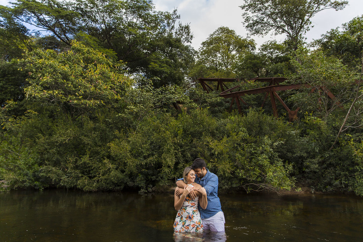 ensaio casal dayanne e lucas serra do cipó victor ataide victorataide fotografia fotógrafo de casamento pedro leopoldo mg rio cipó 