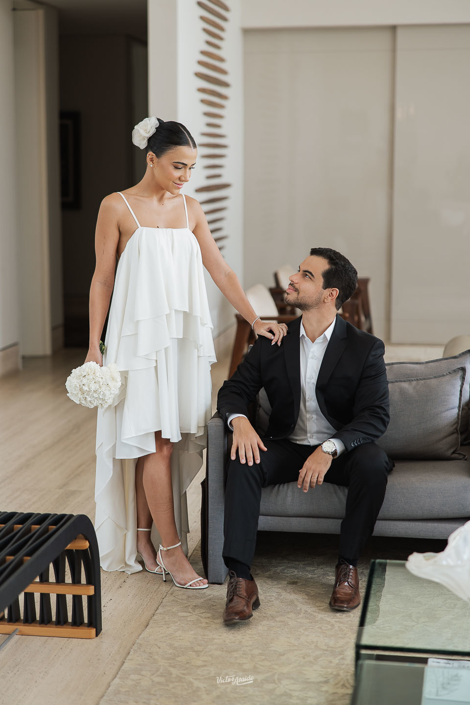fotos clássicas de casal, ensaio pré casamento, pré wedding, ensaio de casal, fotos românticas, fotografia de casal, fotos de noivos, ensaio pré wedding, casal apaixonado, fotos naturais de casal, fotógrafo de casamento, pré casamento BH, Victor Ataide