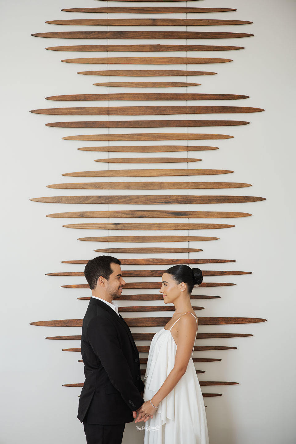 fotos clássicas de casal, ensaio pré casamento, pré wedding, ensaio de casal, fotos românticas, fotografia de casal, fotos de noivos, ensaio pré wedding, casal apaixonado, fotos naturais de casal, fotógrafo de casamento, pré casamento BH, Victor Ataide