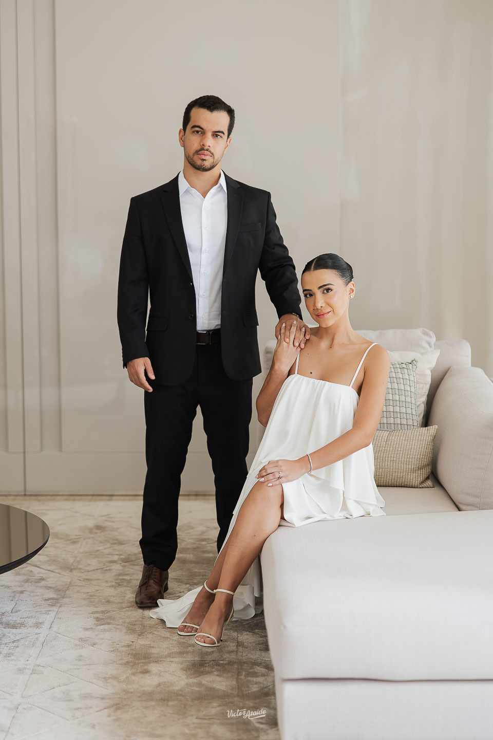 fotos clássicas de casal, ensaio pré casamento, pré wedding, ensaio de casal, fotos românticas, fotografia de casal, fotos de noivos, ensaio pré wedding, casal apaixonado, fotos naturais de casal, fotógrafo de casamento, pré casamento BH, Victor Ataide