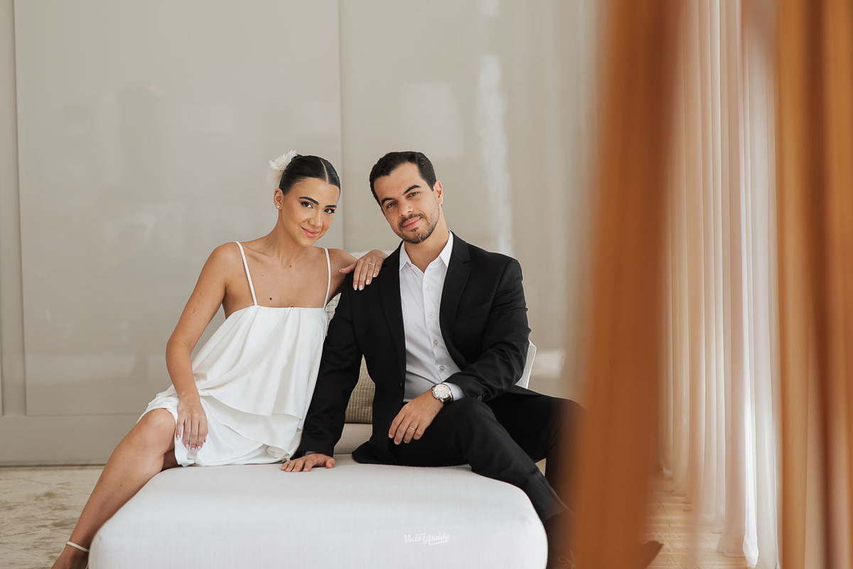 fotos clássicas de casal, ensaio pré casamento, pré wedding, ensaio de casal, fotos românticas, fotografia de casal, fotos de noivos, ensaio pré wedding, casal apaixonado, fotos naturais de casal, fotógrafo de casamento, pré casamento BH, Victor Ataide