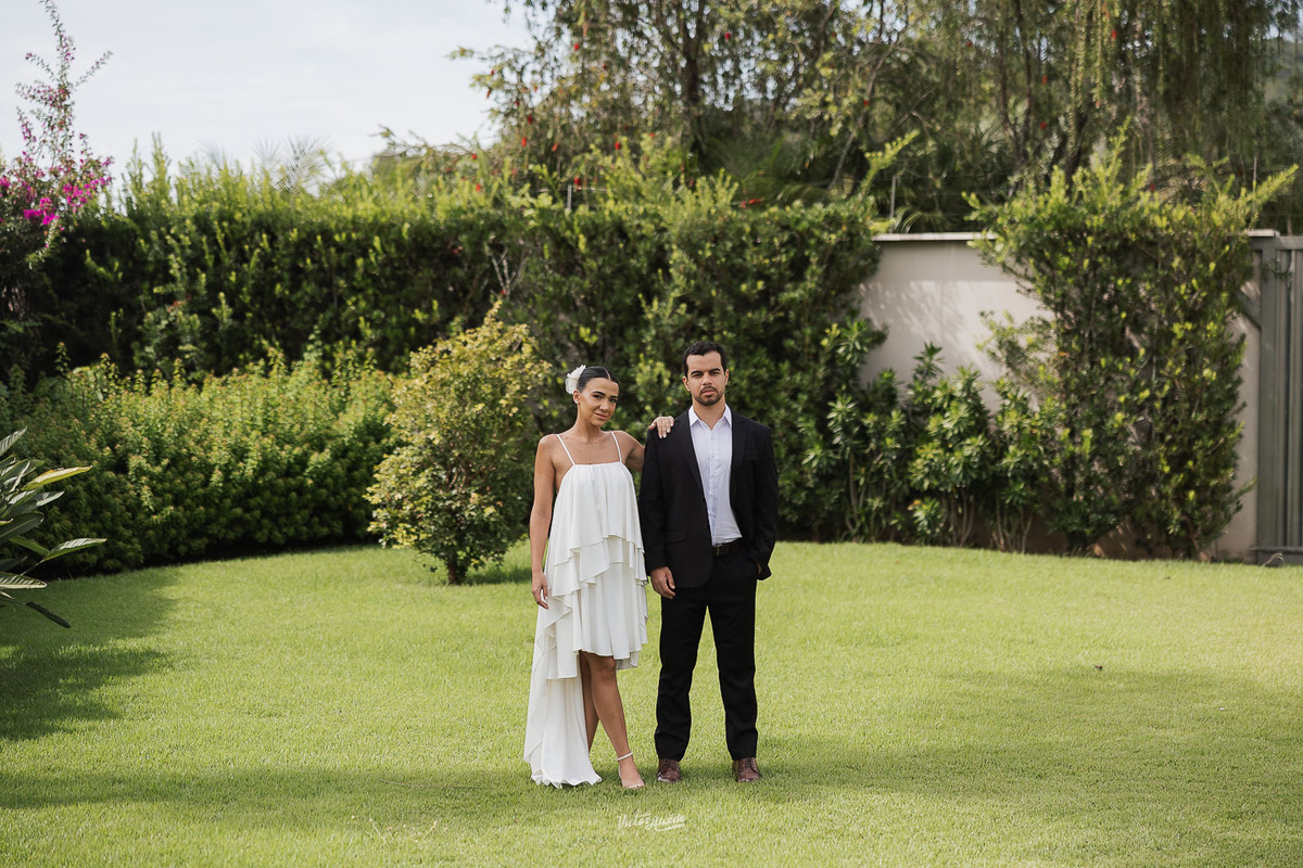 fotos clássicas de casal, ensaio pré casamento, pré wedding, ensaio de casal, fotos românticas, fotografia de casal, fotos de noivos, ensaio pré wedding, casal apaixonado, fotos naturais de casal, fotógrafo de casamento, pré casamento BH, Victor Ataide