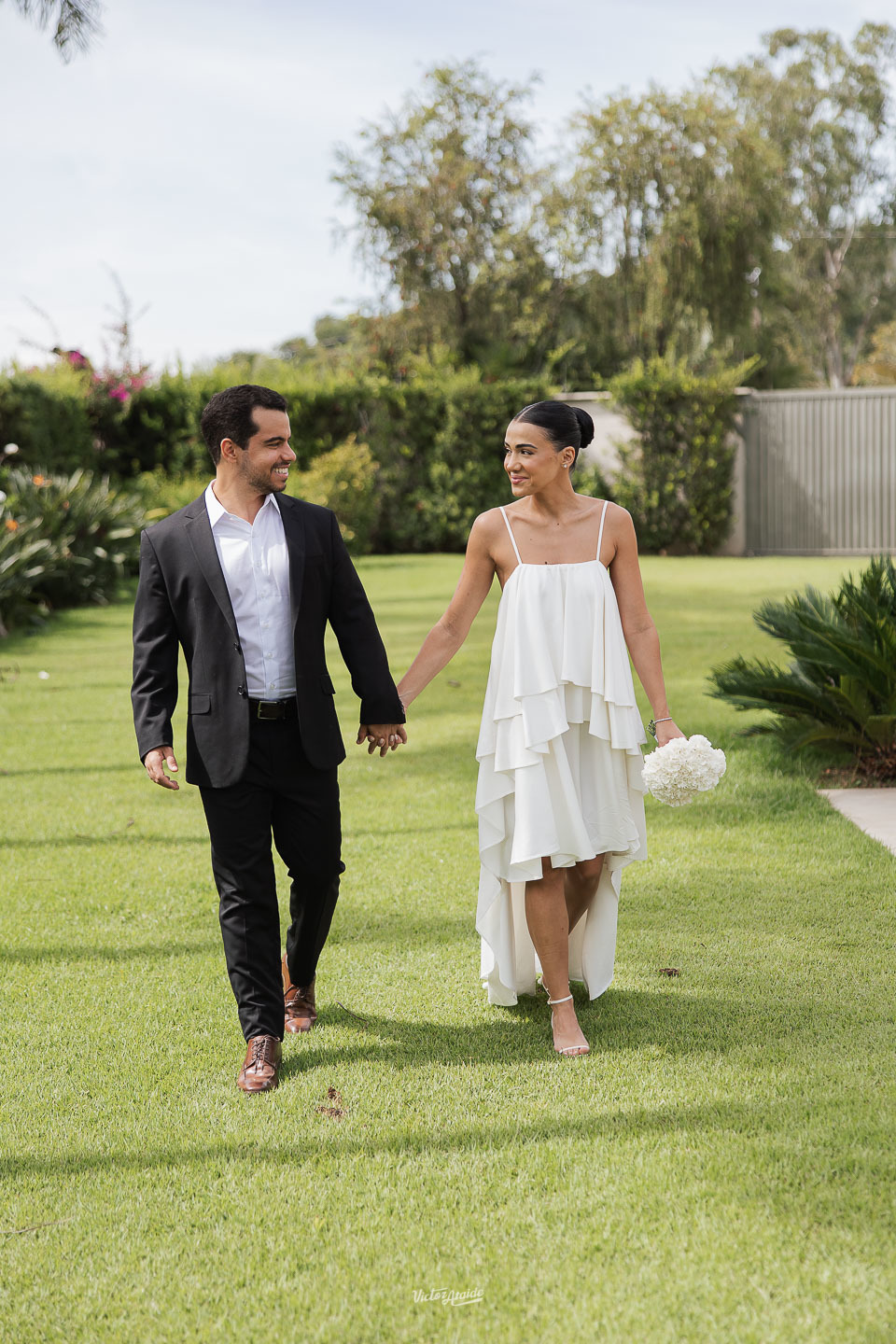 fotos clássicas de casal, ensaio pré casamento, pré wedding, ensaio de casal, fotos românticas, fotografia de casal, fotos de noivos, ensaio pré wedding, casal apaixonado, fotos naturais de casal, fotógrafo de casamento, pré casamento BH, Victor Ataide