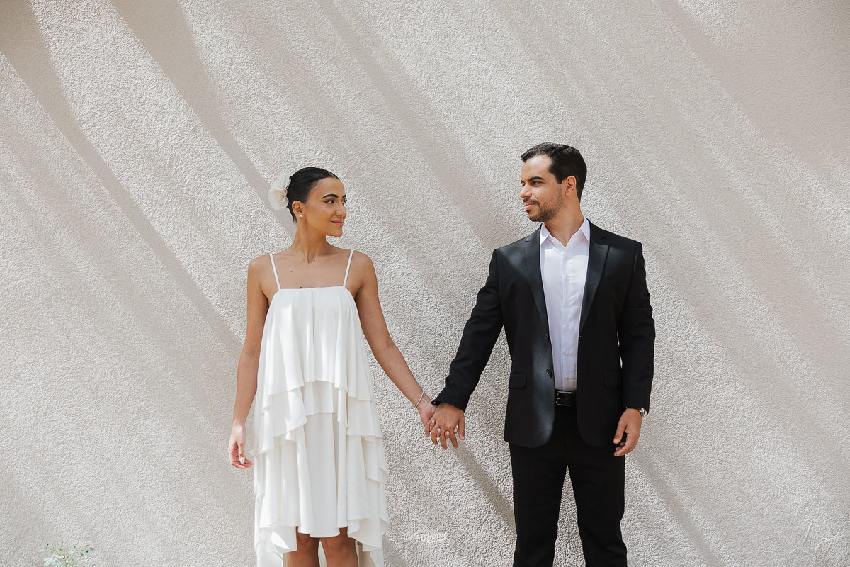fotos clássicas de casal, ensaio pré casamento, pré wedding, ensaio de casal, fotos românticas, fotografia de casal, fotos de noivos, ensaio pré wedding, casal apaixonado, fotos naturais de casal, fotógrafo de casamento, pré casamento BH, Victor Ataide