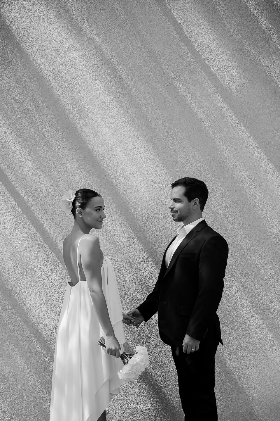 fotos clássicas de casal, ensaio pré casamento, pré wedding, ensaio de casal, fotos românticas, fotografia de casal, fotos de noivos, ensaio pré wedding, casal apaixonado, fotos naturais de casal, fotógrafo de casamento, pré casamento BH, Victor Ataide