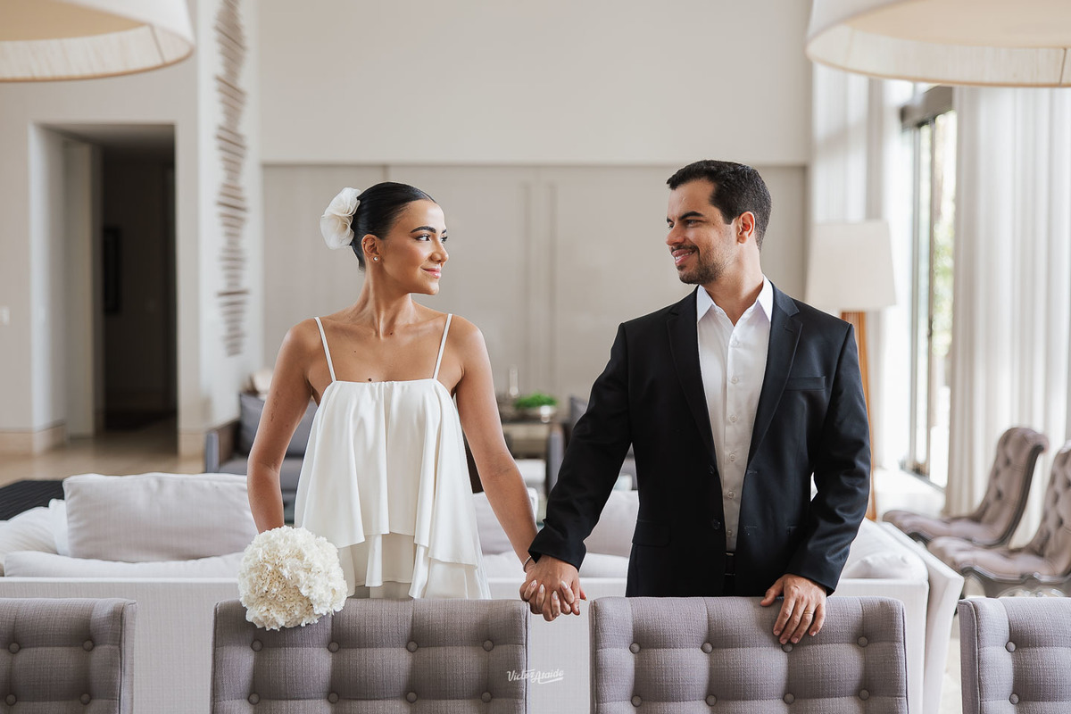 fotos clássicas de casal, ensaio pré casamento, pré wedding, ensaio de casal, fotos românticas, fotografia de casal, fotos de noivos, ensaio pré wedding, casal apaixonado, fotos naturais de casal, fotógrafo de casamento, pré casamento BH, Victor Ataide