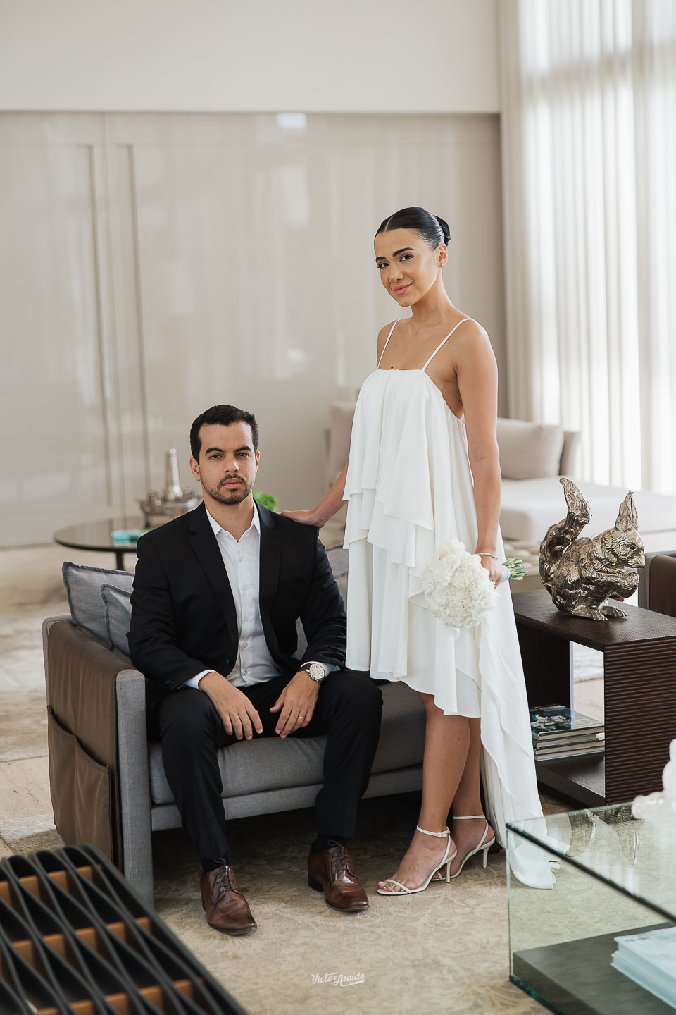 fotos clássicas de casal, ensaio pré casamento, pré wedding, ensaio de casal, fotos românticas, fotografia de casal, fotos de noivos, ensaio pré wedding, casal apaixonado, fotos naturais de casal, fotógrafo de casamento, pré casamento BH, Victor Ataide