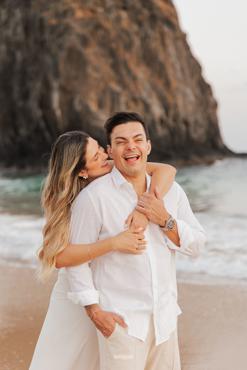 ensaio de casal em Fernando de Noronha, fotógrafo em Fernando de Noronha, Fernando de Noronha, ensaio de casal, fotos de casal, fotógrafo Victor Ataide, Victor Ataide, fotógrafo Belo Horizonte, fotógrafo Pedro Leopoldo, pré-casamento