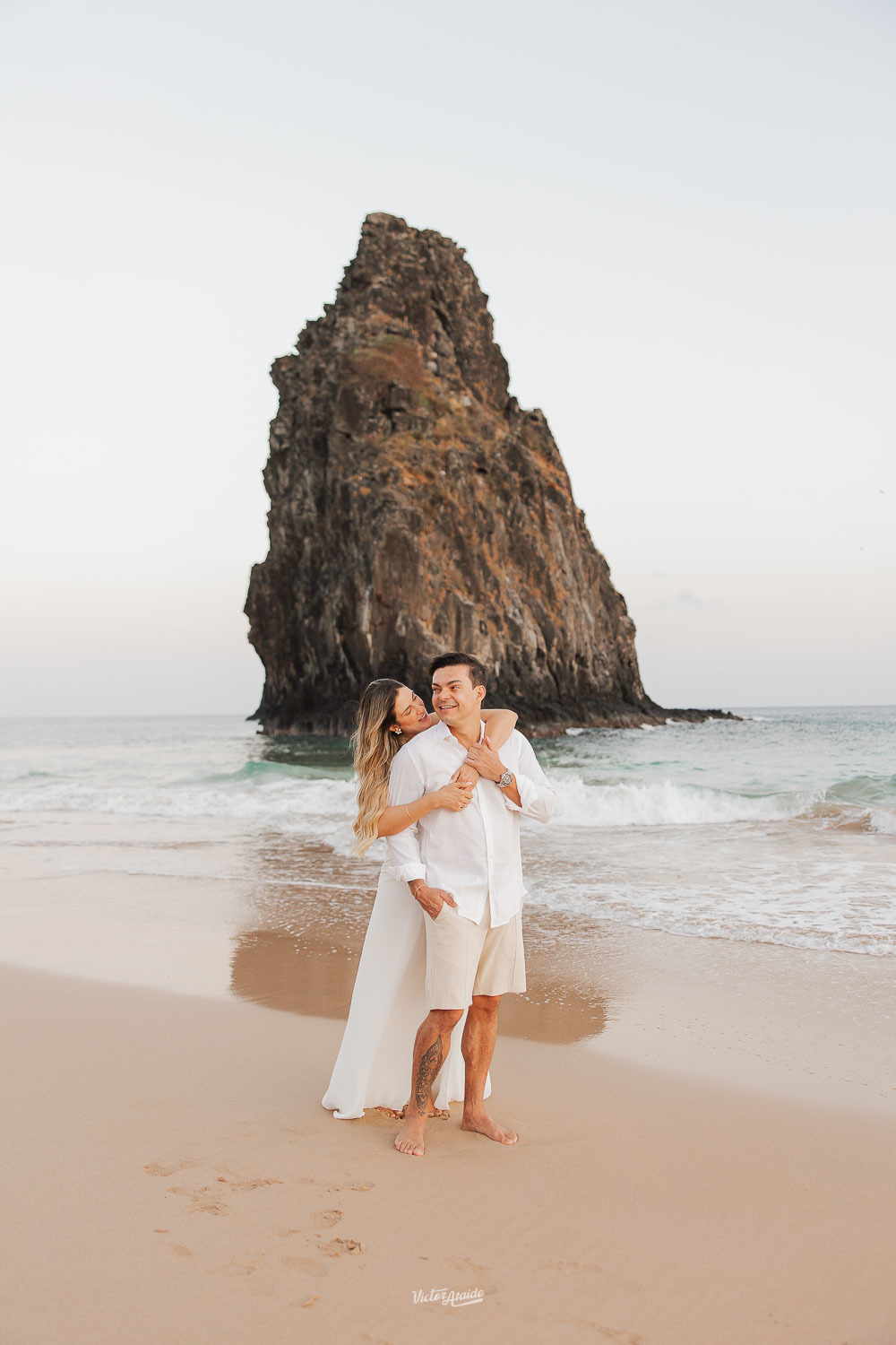 ensaio de casal em Fernando de Noronha, fotógrafo em Fernando de Noronha, Fernando de Noronha, ensaio de casal, fotos de casal, fotógrafo Victor Ataide, Victor Ataide, fotógrafo Belo Horizonte, fotógrafo Pedro Leopoldo, pré-casamento