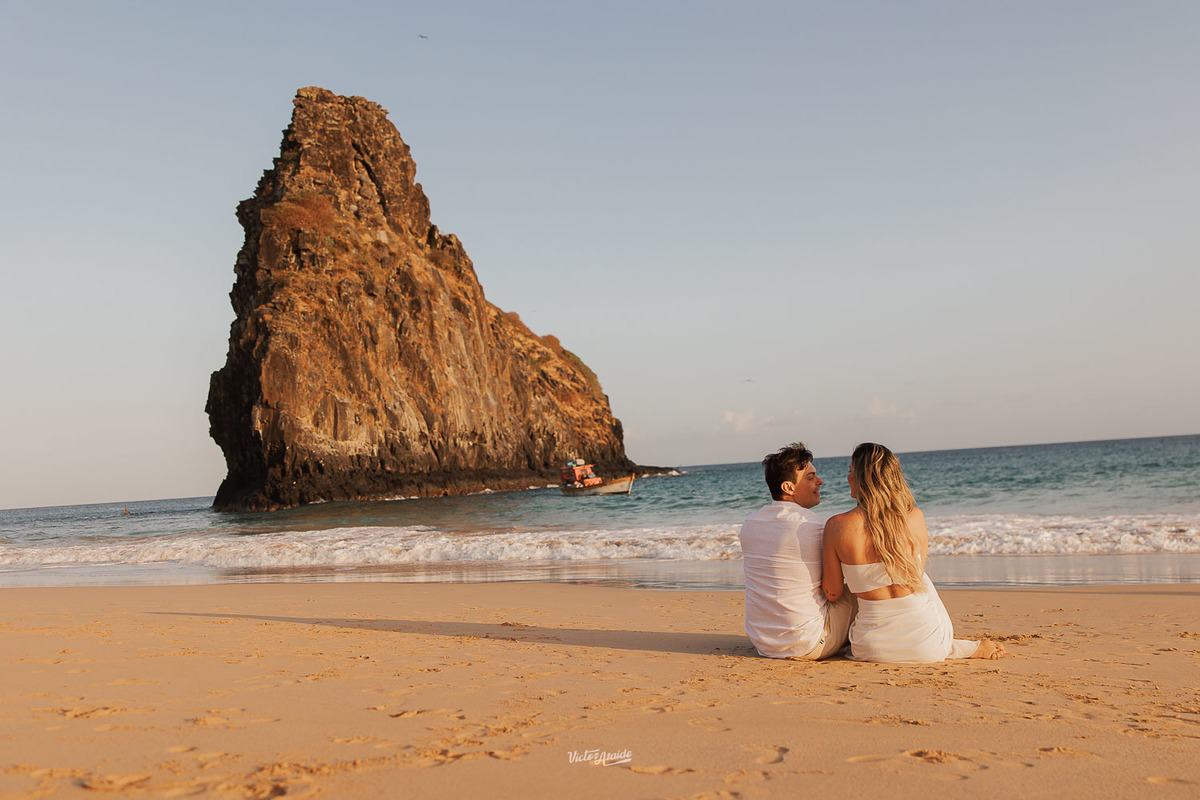ensaio de casal em Fernando de Noronha, fotógrafo em Fernando de Noronha, Fernando de Noronha, ensaio de casal, fotos de casal, fotógrafo Victor Ataide, Victor Ataide, fotógrafo Belo Horizonte, fotógrafo Pedro Leopoldo, pré-casamento