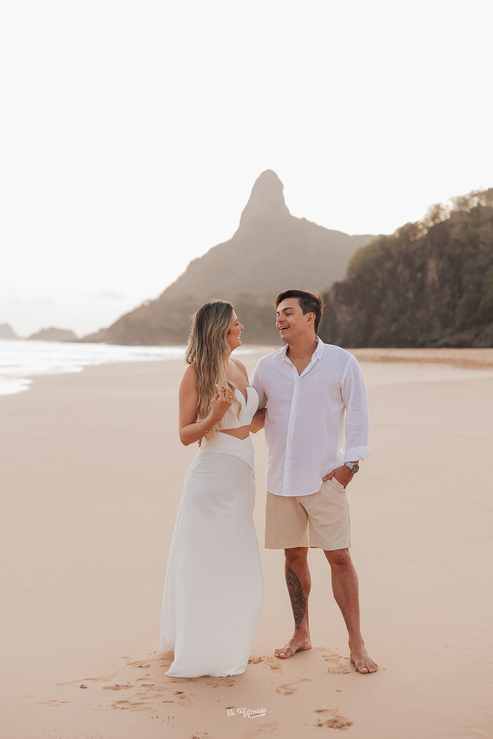 ensaio de casal em Fernando de Noronha, fotógrafo em Fernando de Noronha, Fernando de Noronha, ensaio de casal, fotos de casal, fotógrafo Victor Ataide, Victor Ataide, fotógrafo Belo Horizonte, fotógrafo Pedro Leopoldo, pré-casamento