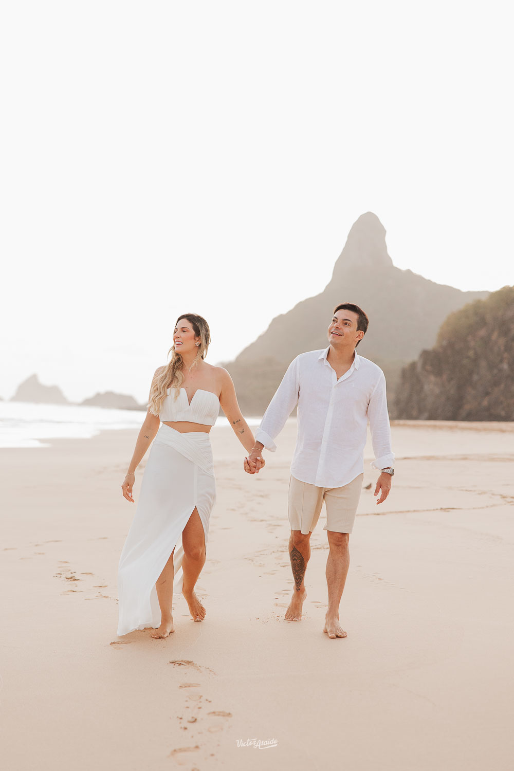 ensaio de casal em Fernando de Noronha, fotógrafo em Fernando de Noronha, Fernando de Noronha, ensaio de casal, fotos de casal, fotógrafo Victor Ataide, Victor Ataide, fotógrafo Belo Horizonte, fotógrafo Pedro Leopoldo, pré-casamento
