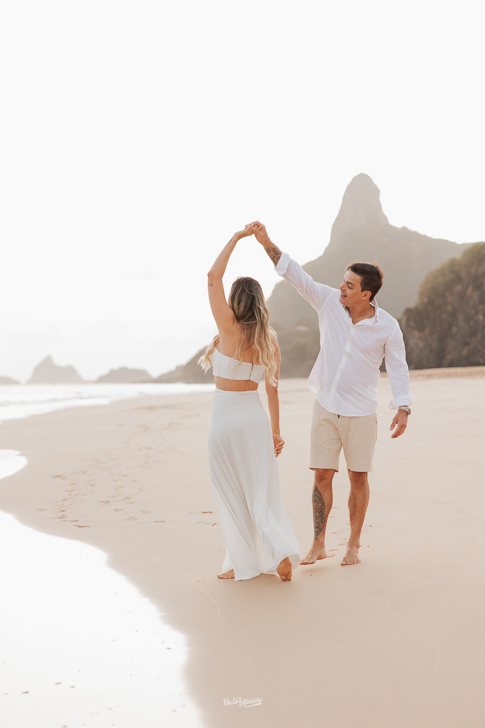 ensaio de casal em Fernando de Noronha, fotógrafo em Fernando de Noronha, Fernando de Noronha, ensaio de casal, fotos de casal, fotógrafo Victor Ataide, Victor Ataide, fotógrafo Belo Horizonte, fotógrafo Pedro Leopoldo, pré-casamento