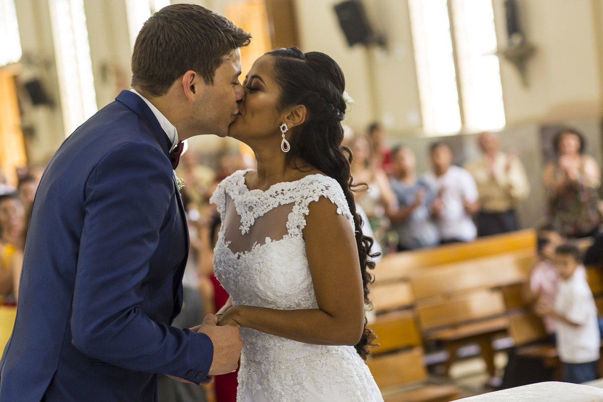 casamento, ensaio, fotografia, igreja matriz nossa senhora da conceição, madrinhas, minas gerais, noivos, padrinhos, pedro leopoldo, poswedding, prewedding, retrato, victor ataide, victorataide, beijo