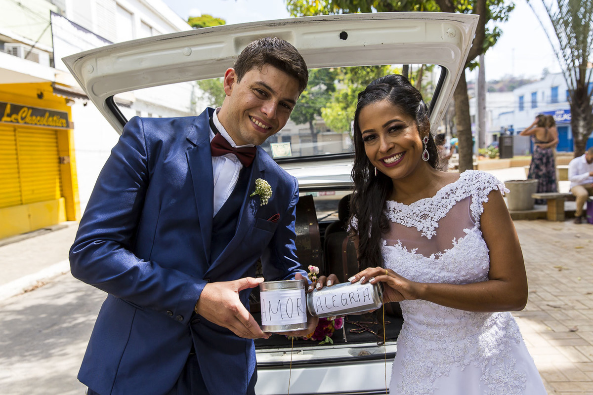 casamento, ensaio, fotografia, igreja matriz nossa senhora da conceição, madrinhas, minas gerais, noivos, pedro leopoldo, victor ataide, victorataide, latinhas, brasília, carro do pai