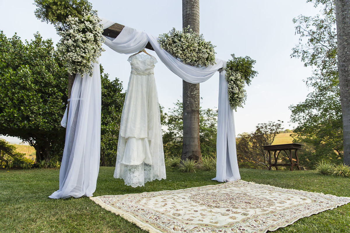 vestido pendurado no vual, vestido lindo e elegante, by paula