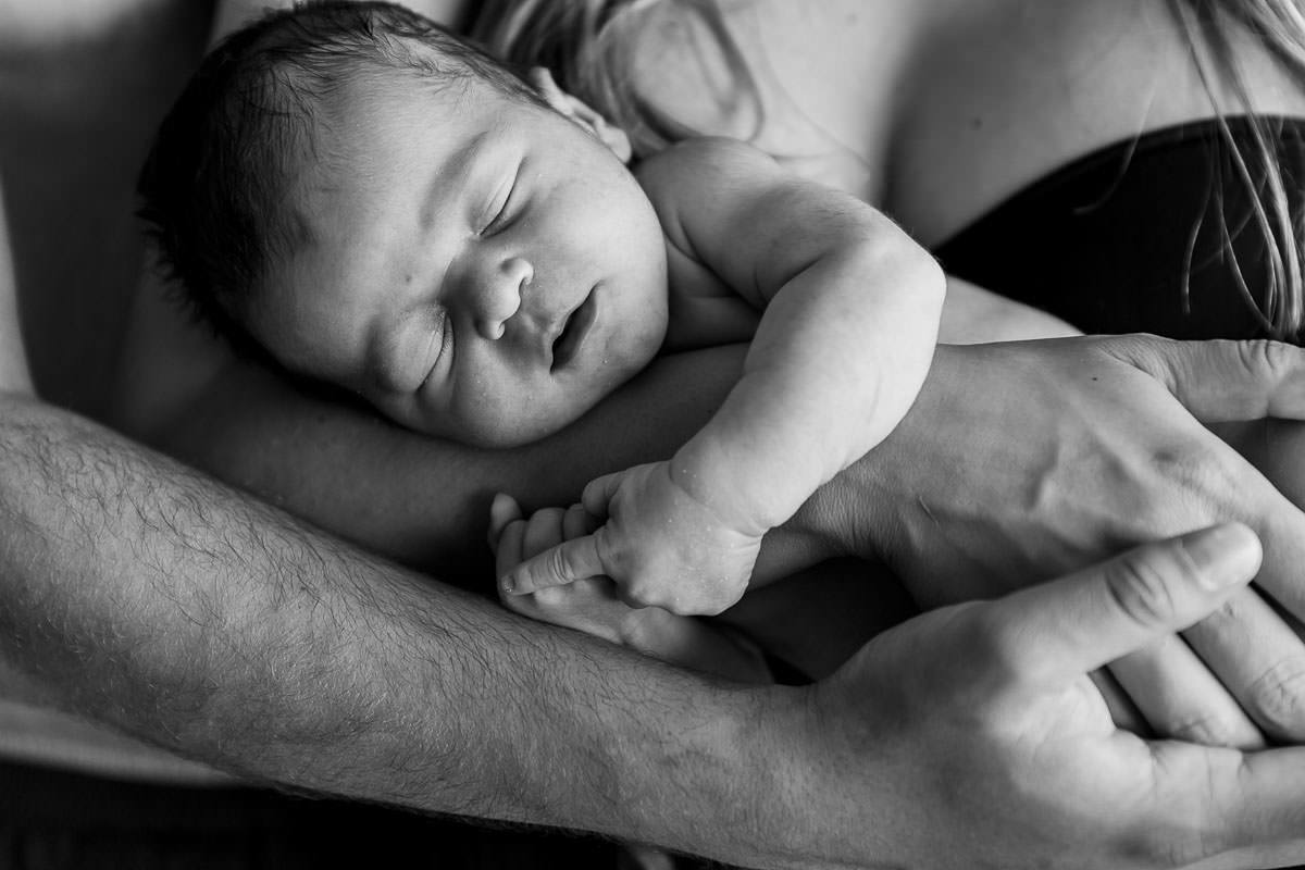 ensaio família, belo horizonte, newborn, preto e branco, fotos de bebê, fotos de família, gestantes, pais e filhos, amor materno, ensaio estúdio, 