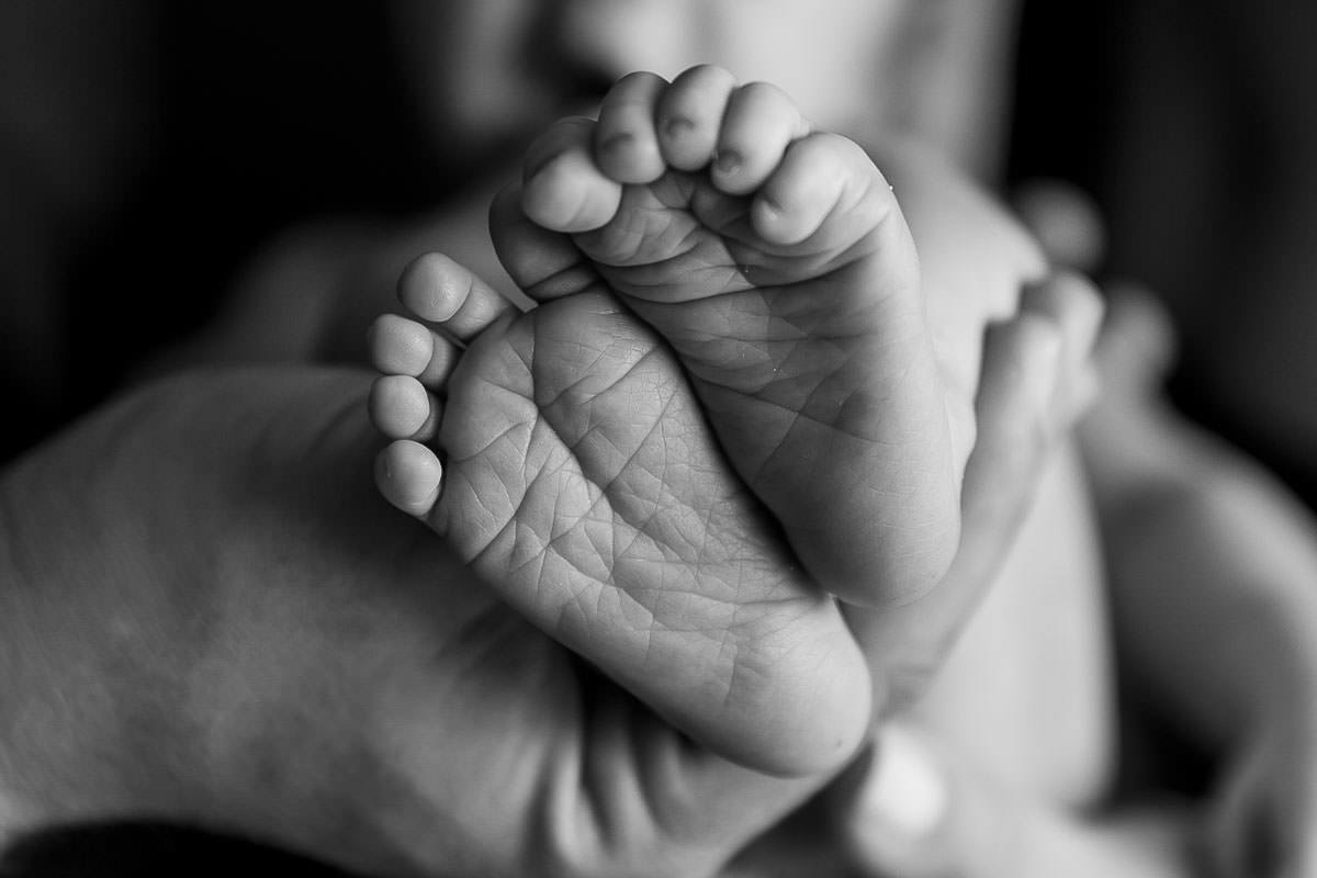 ensaio família, belo horizonte, newborn, preto e branco, fotos de bebê, fotos de família, gestantes, pais e filhos, amor materno, ensaio estúdio, 