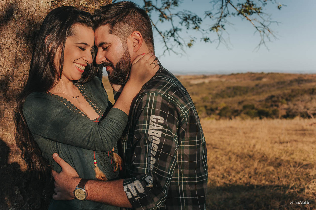 abraço, sirriso, casamento, casar de dia, cedro do abaeté, ensaio, fotografia, fotógrafo de casamento, noiva, noivos, pedro leopoldo, por do sol, pré-casamento, pré-wedding, victor ataide, victorataide, dores do indaiá