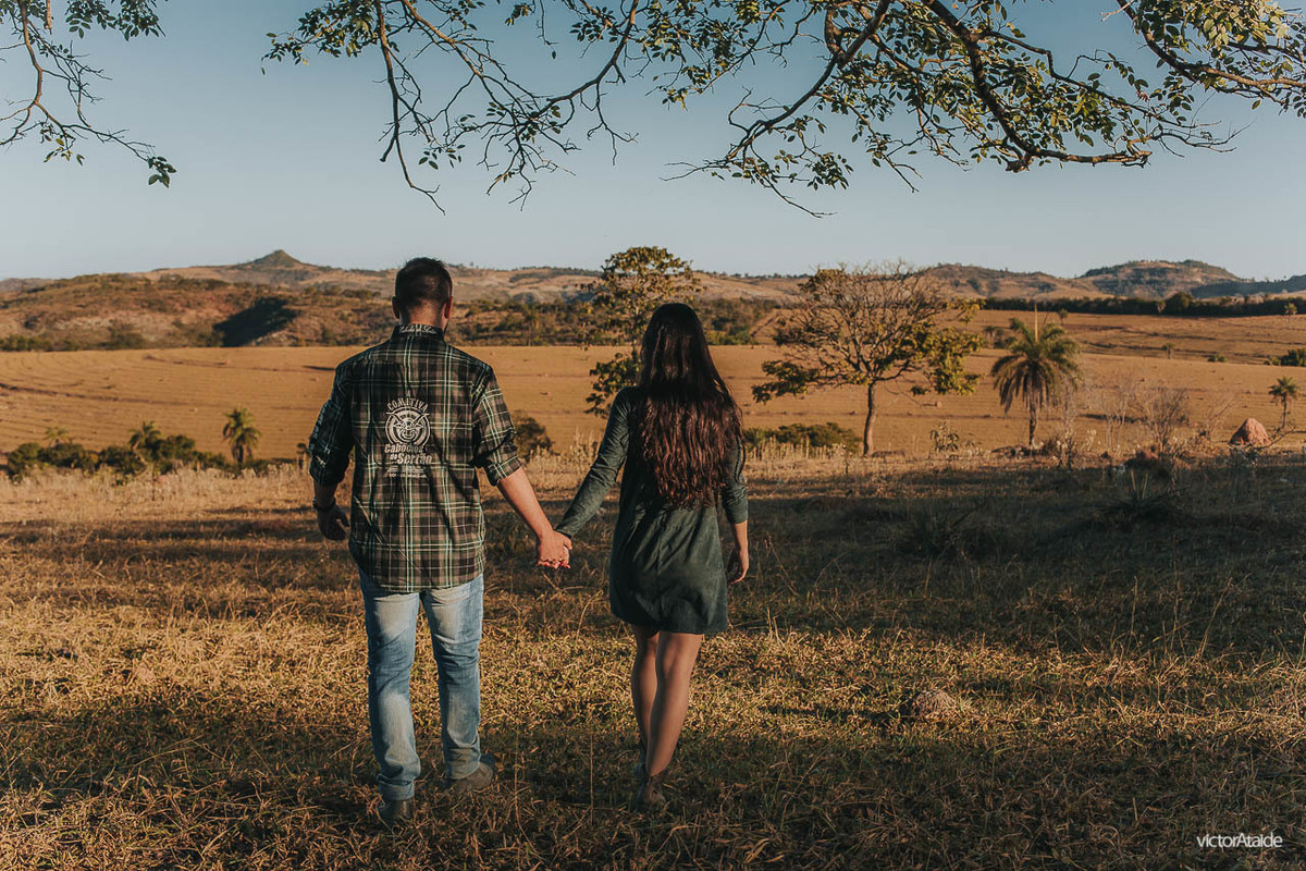 abraço, sirriso, casamento, casar de dia, cedro do abaeté, ensaio, fotografia, fotógrafo de casamento, noiva, noivos, pedro leopoldo, por do sol, pré-casamento, pré-wedding, victor ataide, victorataide, dores do indaiá