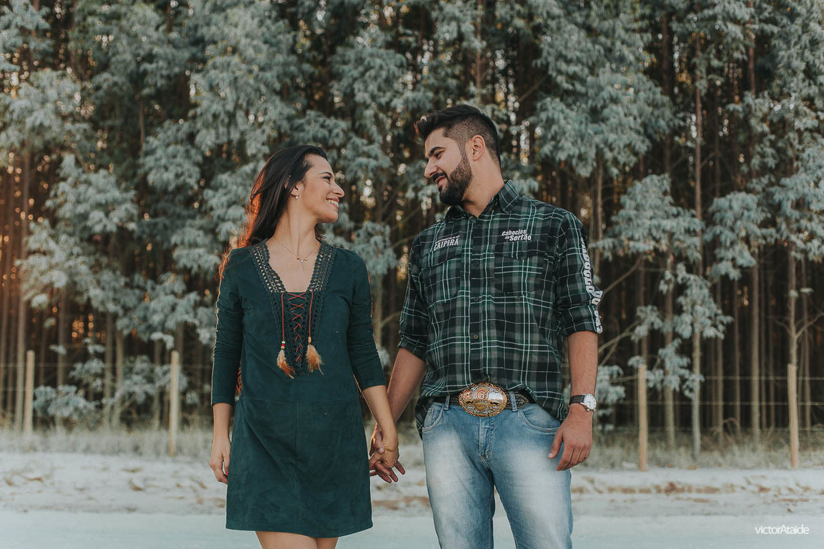 abraço, sirriso, casamento, casar de dia, cedro do abaeté, ensaio, fotografia, fotógrafo de casamento, noiva, noivos, pedro leopoldo, por do sol, pré-casamento, pré-wedding, victor ataide, victorataide, dores do indaiá