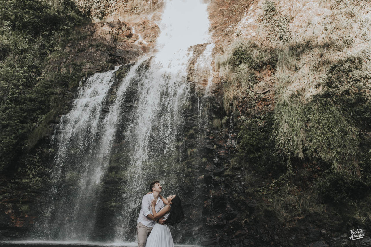 ensaio, cachoeira, pre-casamento, serra do cipo, victor ataide, cachoeira da farofa, minas gerais, casal, fotografia, amor