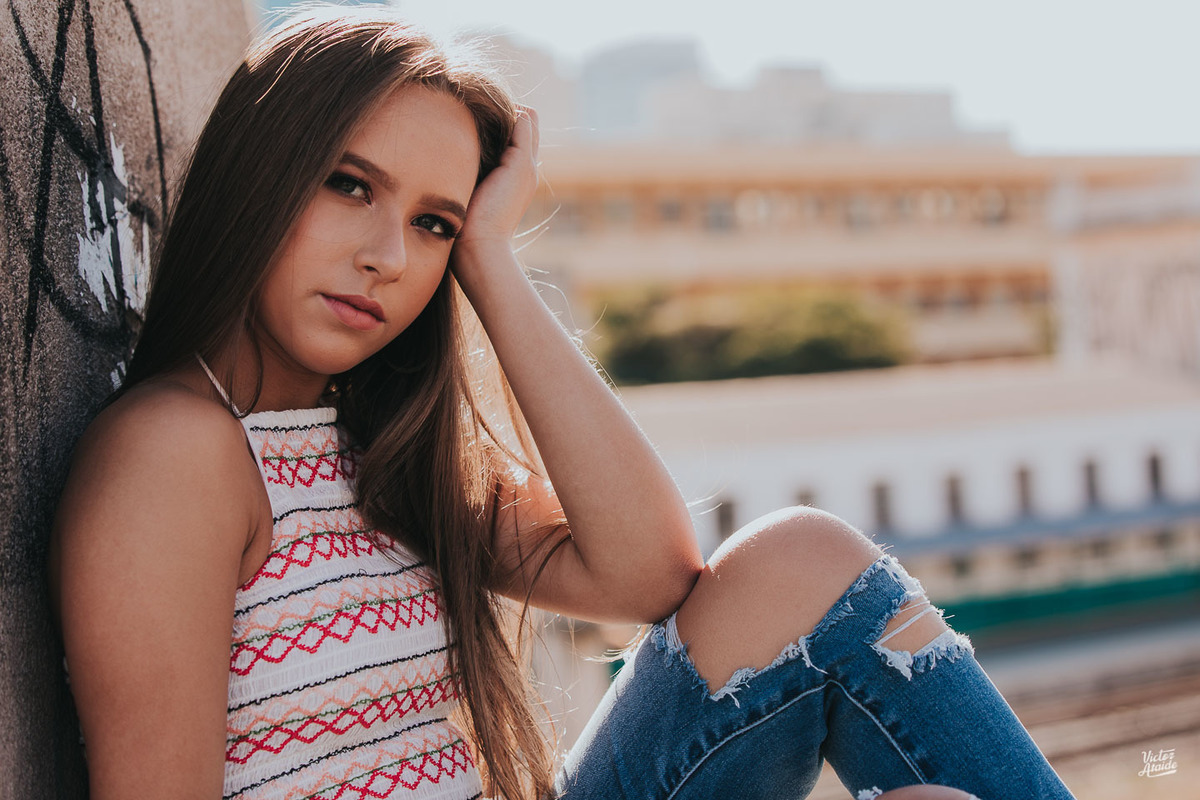 ensaio deburante, ensaio de 15 anos, fotografia, victor ataide, viaduto santa tereza, belo horizonte, sentar