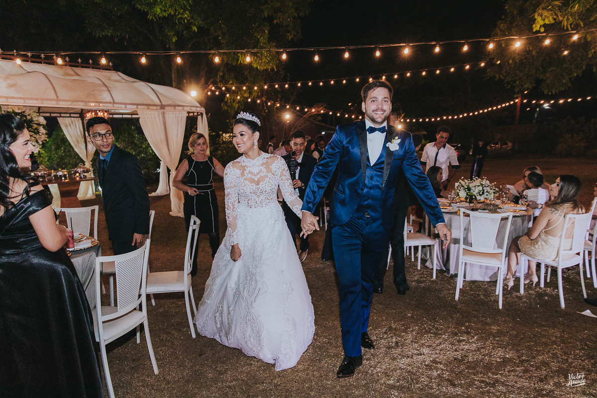 Adoro Brigadeiro, Banda Altastral, belo horizonte, Capim Branco, Carolina Sá Buffet, casamento a noite, casamento clássico, Cerimonial Claudia Bianchini, Confins, Decoração Ana Paula Falcão Design, Decoração de Casamento, fotografia, fotógrafo, fotógrafo 