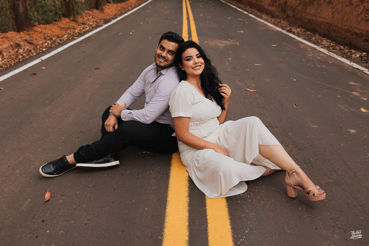 casal, congonhas, ensaio de casal, ensaio pré-casamento, fotógrafo de casamento, linha de trem, noivos, pedro leopoldo, victor ataide