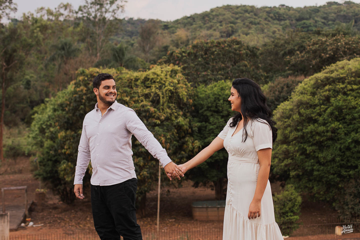 casal, congonhas, ensaio de casal, ensaio pré-casamento, fotógrafo de casamento, linha de trem, noivos, pedro leopoldo, victor ataide